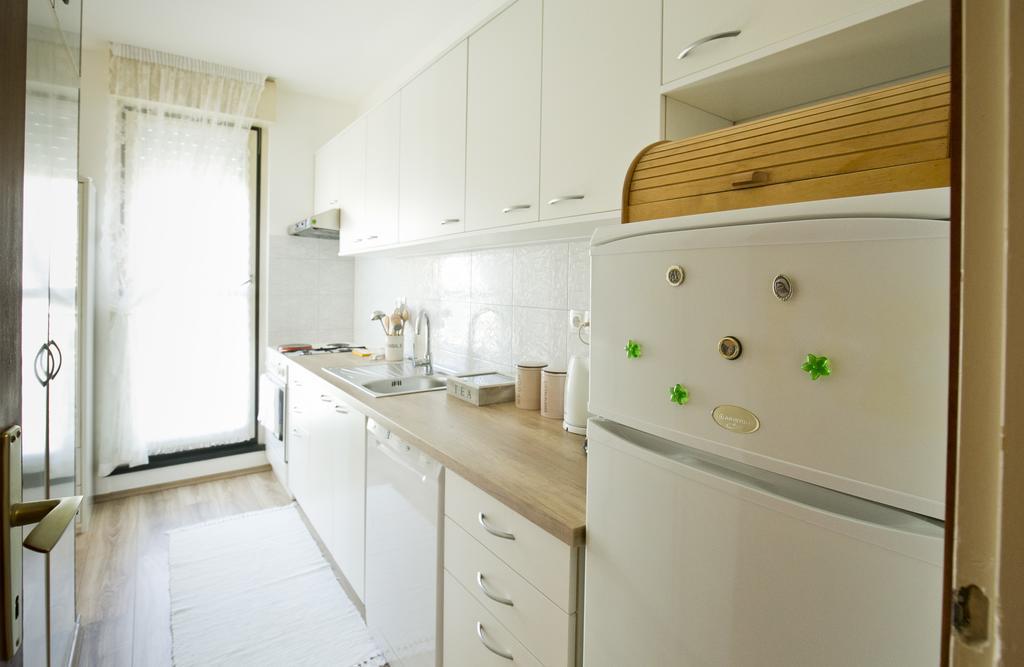 Golden Place Split Exterior foto