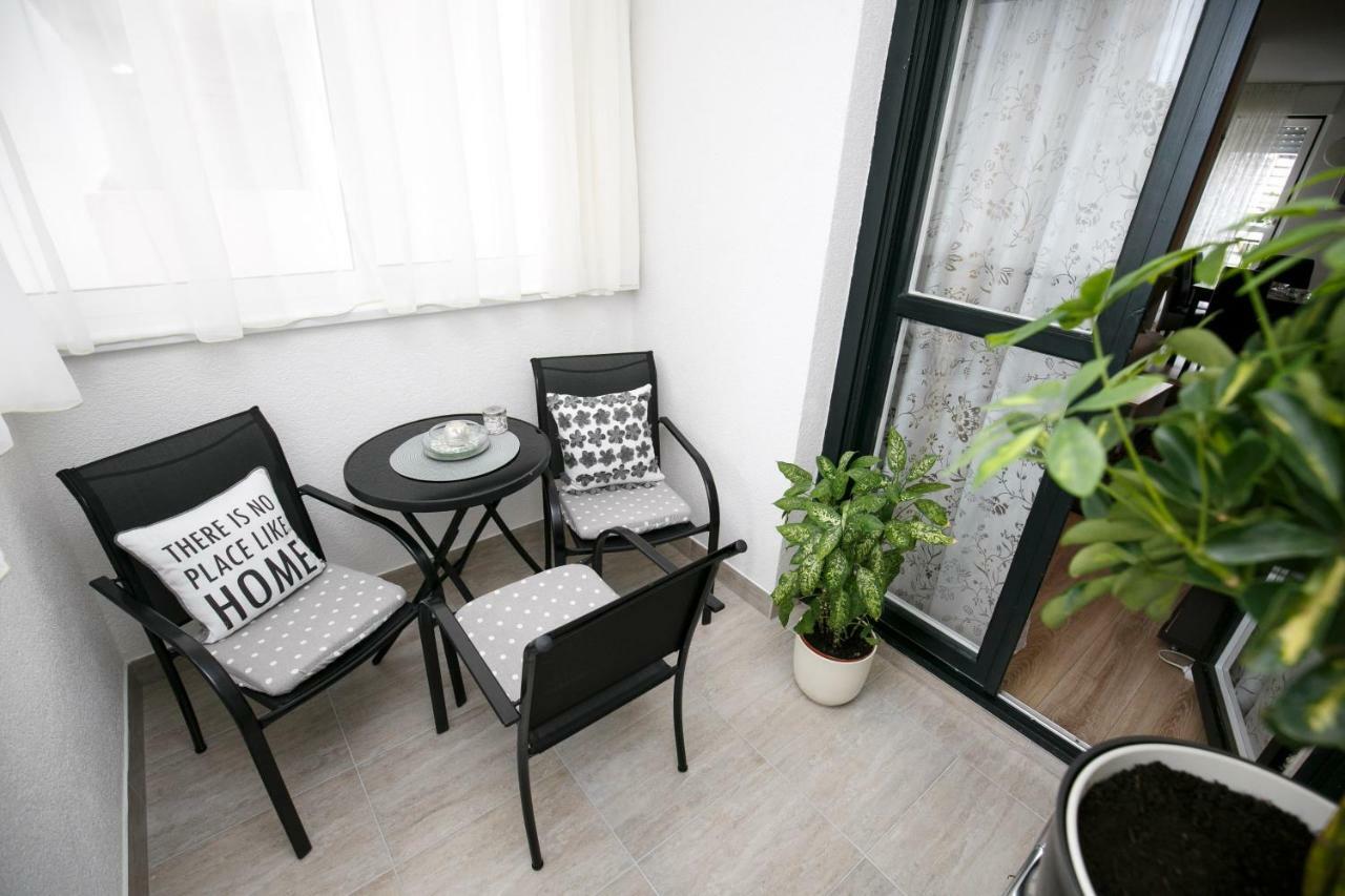 Golden Place Split Exterior foto